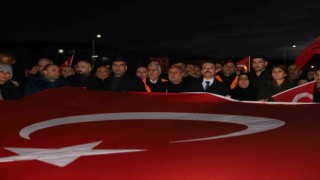Iğdırda dev Türk bayraklarıyla teröre lanet yürüyüşü yapıldı