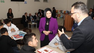 İl Milli Eğitim Müdürü Fazilet Durmuş, Silifke’de öğrencilerle buluştu
