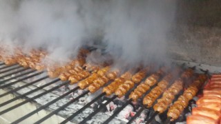 İnsanlık tarihinin en büyük yemek keşfi : "Kebap"