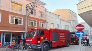 İş yerinin bodrumunda çıkan yangın büyümeden söndürüldü