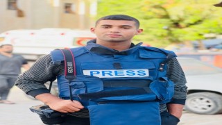 İsrail, Beyt Hanundan ayrılmayı reddeden Filistinli gazetecinin evini bombaladı