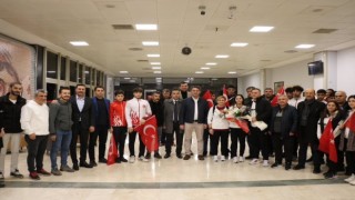 İsraili mağlup edip şampiyon oldular