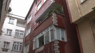 İstanbulda depremde bir binada hasar oluştu ihbarı ekipleri alarma geçirdi