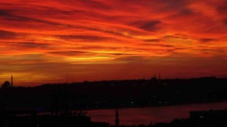 İstanbulda muhteşem gün batımı manzarası
