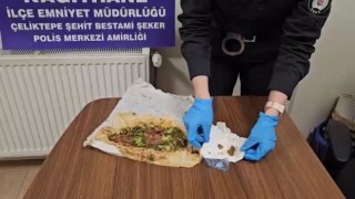 İstanbulda polis merkezinde akıl almaz olay: Sevgilisine dürüm içinde uyuşturucu getirirken yakalandı
