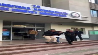 İzmirde 2 zehir taciri yakalandı