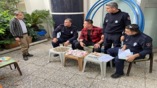 İzmirde dilenci 3 saatte bin 700 lira topladı