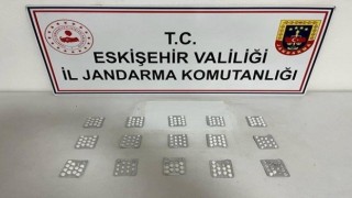 Jandarma ekiplerince 184 adet sentetik ecza hap ele geçirildi