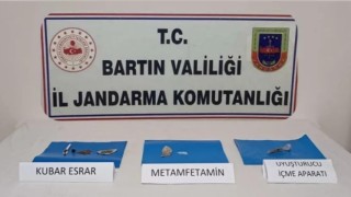 Jandarma zehir tacirlerine ve sigara kaçakçılarına göz açtırmıyor