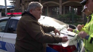 Kadıköyde kırmızı ışık cezası uygulanan taksi şoförü: “Nereden gördün benim ışıktan geçtiğimi”