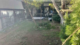 Kafe küle döndü, 97 yaşındaki adam ağır yaralandı
