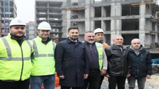 Kağıthane Belediye Başkanı Öztekin, kentsel dönüşüm projesindeki Hizmet Sitesini gezdi