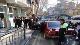 Kahramanmaraşta ‘dur ihtarına uymayan sürücüye ceza