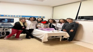 Kalp deliği olan iki çocuk ameliyatsız sağlığına kavuştu