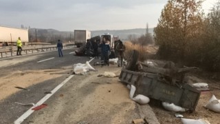 Kamyon traktöre çarptı: 1 ölü