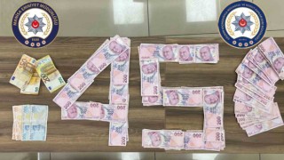 Kapalı kasa kamyonet içinde 33 göçmen yakalandı