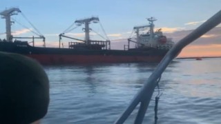 Karadenizde yük gemisi mayına çarptı: 2 yaralı