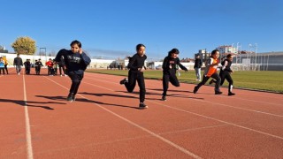 Karamanda düzenlenen U14 atletizm il yarışmaları sona erdi
