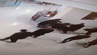Kararın ardından avukatın darp edildiği anlar kamerada