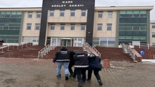 Karsta uyuşturucu taciri 2 kişi tutuklandı