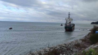 Kastamonuda karaya oturan geminin çekilmesi için çalışma başlatıldı