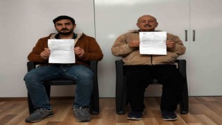 Kavga sırasında oğlunu bastonunu savurarak kurtarmaya çalıştı