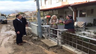 Kaymakam Memiş, fırtınadan zarar gören tatil sitelerinde incelemelerde bulundu