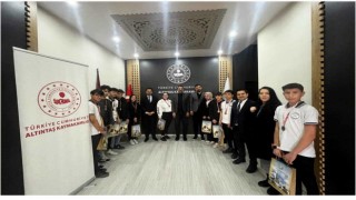 Kaymakamı Bozoğlan, spor müsabakalarında dereceye giren öğrencileri ödüllendirdi