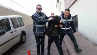 Kayseride 7 aracın lastiğini patlatıp sanki adam öldürdük diyen şüpheli tutuklandı