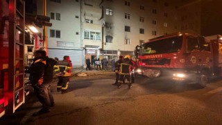 Kayseride ev yangını: 4 kişi dumandan etkilendi