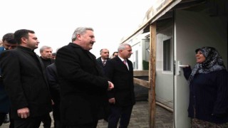 Kayserinin yardım tırları, Kardeş Belediye Yeşilyurta teslim edildi