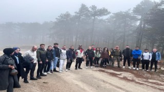 Kazdağlarındaki yaban hayvanlarına yem bıraktılar