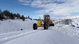 Kemahta kar temizleme çalışmaları aralıksız sürüyor