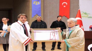 Kırım Tatar Halkının Milli Lideri Kırımoğlu'na Konya'da fahri doktora verildi