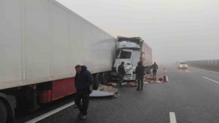 Kırklarelinde tırlar çarpıştı: 2 yaralı