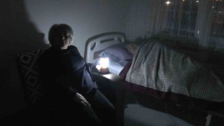 Kocaelide 140 daireli sitede elektrik çilesi: Soğuk havada karanlığa mahkum oldular