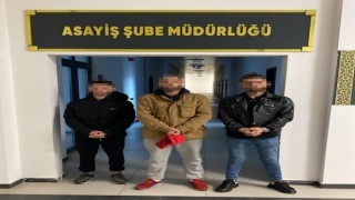 Kocaelide 2 kişiyi tekmeleyip acımasızca kemerle döven şahıslar yakalandı