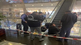Konyada 1,5 yaşındaki çocuğun yürüyen merdivende kopan 2 parmağı yerine dikildi