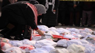 Konyalı kadınlardan İsraile bebek kefenli tepki
