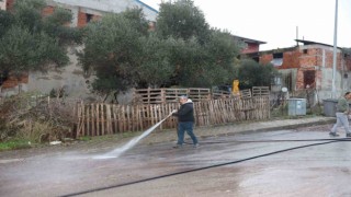 Körfezde çamurla kaplanan yollar yıkandı