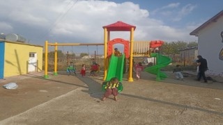 Kozluk Kaymakamlığı köylerdeki çocuklara verdiği sözü yerine getirdi