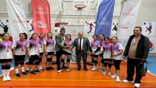 Küçük Kızlar Voleybol müsabakaları sona erdi
