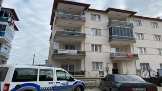 Kulada 4. kattan düşen öğretmen hayata tutunamadı