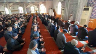 Kuluda camilerde Filistin için dua edildi