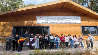 Kuş cennetinin kitabı bölgedeki okullara dağıtıldı