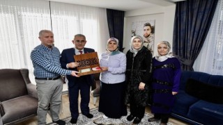 Kütahya Belediye Başkanı Işıktan şehit ailesine ziyaret