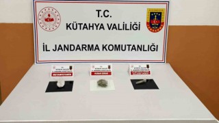 Kütahyada aracında uyuşturucu madde ele geçirilen şüpheli tutuklandı