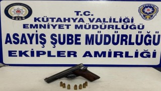 Kütahyada bir şahsın üzerinde ruhsatsız tabanca ele geçirildi