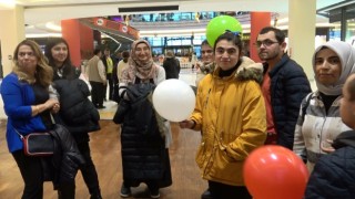 Kütahyada engelleri aşan özel vatandaşlardan Filistin için resim sergisi