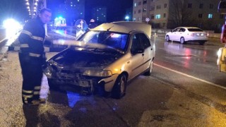 Kütahyada iki otomobil çarpıştı: 2 yaralı
